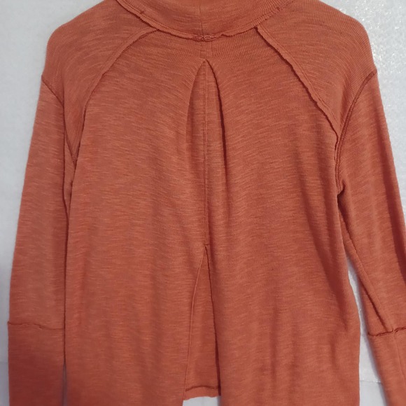 We The Free Size XS Long Sleeve Split Back Turtleneck Raw Seams Rust Orange - Picture 4 of 8